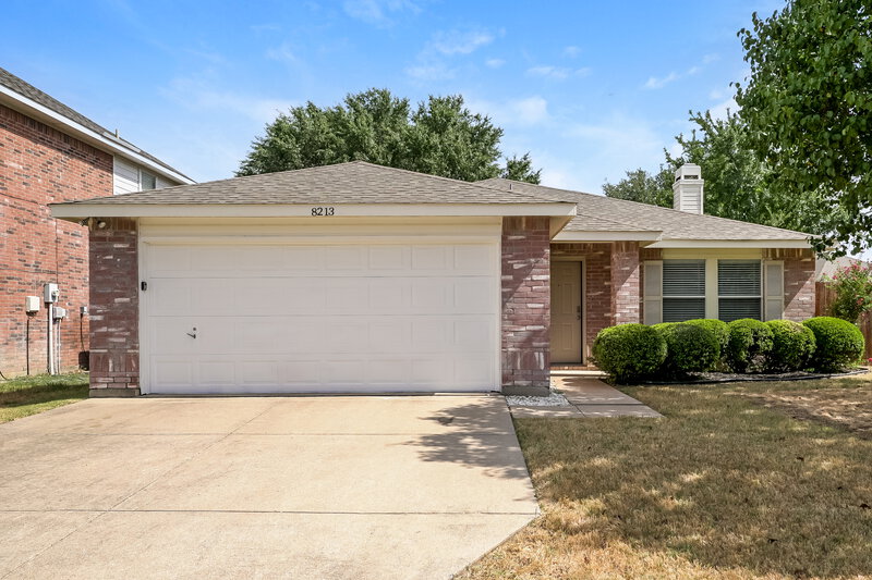 2,325/Mo, 8213 Montecito Dr Denton, TX 76210 External View
