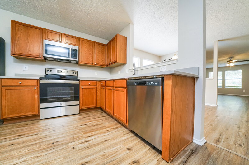 2,325/Mo, 8213 Montecito Dr Denton, TX 76210 Kitchen View 3