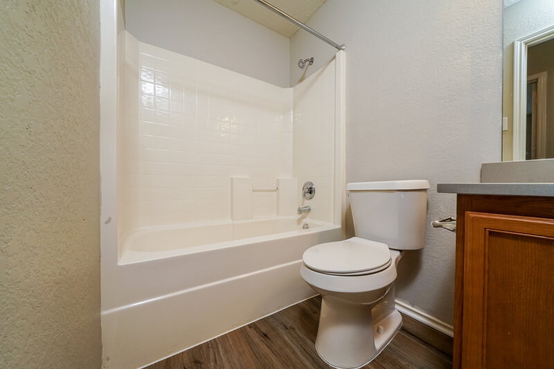 2,325/Mo, 8213 Montecito Dr Denton, TX 76210 Bathroom View