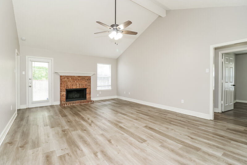 2,310/Mo, 1131 Brookside Dr Cedar Hill, TX 75104 Living Room View