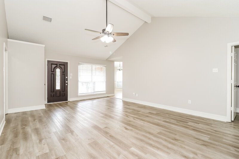 2,310/Mo, 1131 Brookside Dr Cedar Hill, TX 75104 Living Room View 3