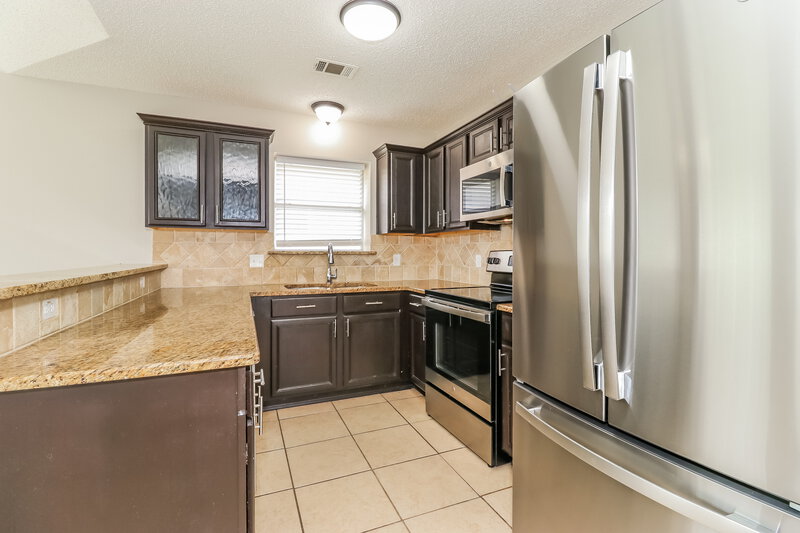 2,310/Mo, 1131 Brookside Dr Cedar Hill, TX 75104 Kitchen View