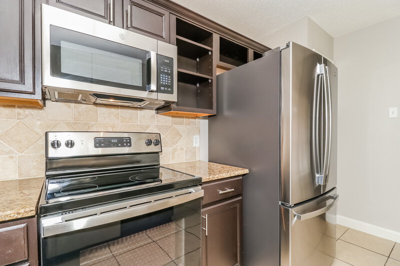 2,310/Mo, 1131 Brookside Dr Cedar Hill, TX 75104 Kitchen View 3