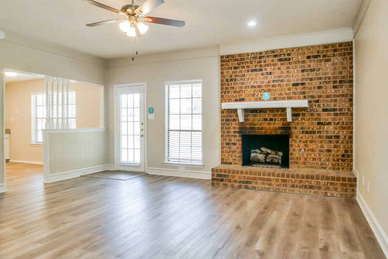 2,750/Mo, 1537 Gunnison Trl Lewisville, TX 75077 Living Room View
