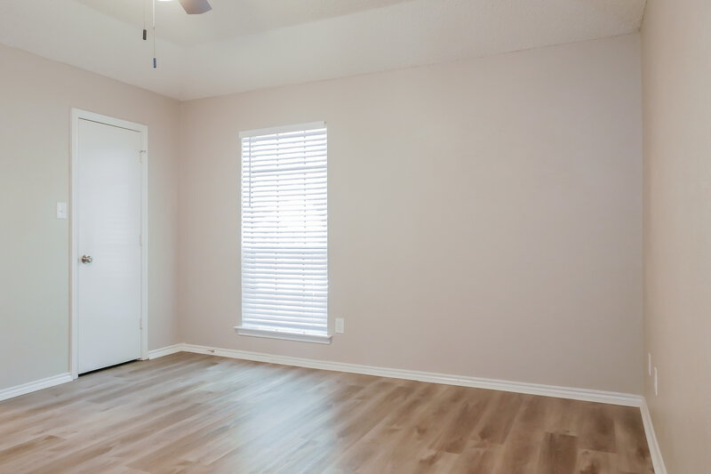 2,750/Mo, 1537 Gunnison Trl Lewisville, TX 75077 Main Bedroom View