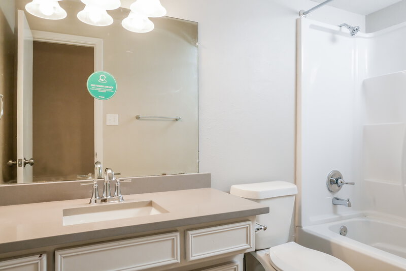 2,750/Mo, 1537 Gunnison Trl Lewisville, TX 75077 Main Bathroom View