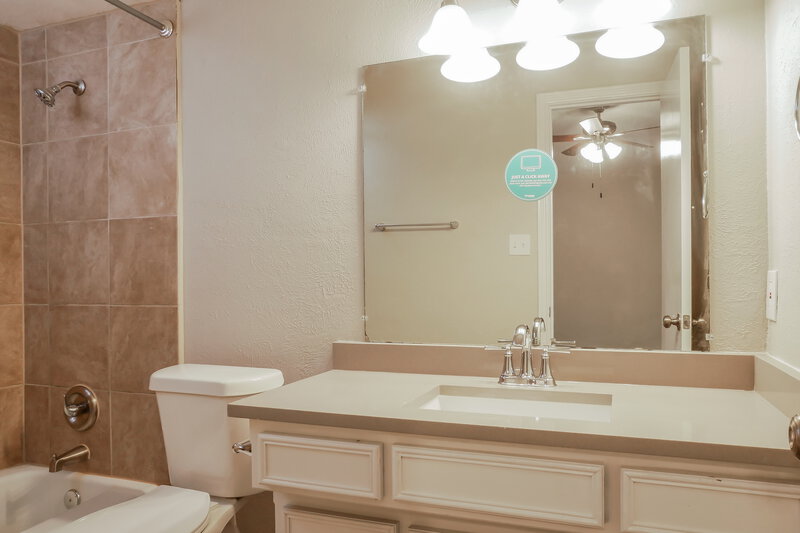 2,750/Mo, 1537 Gunnison Trl Lewisville, TX 75077 Main Bathroom View 2
