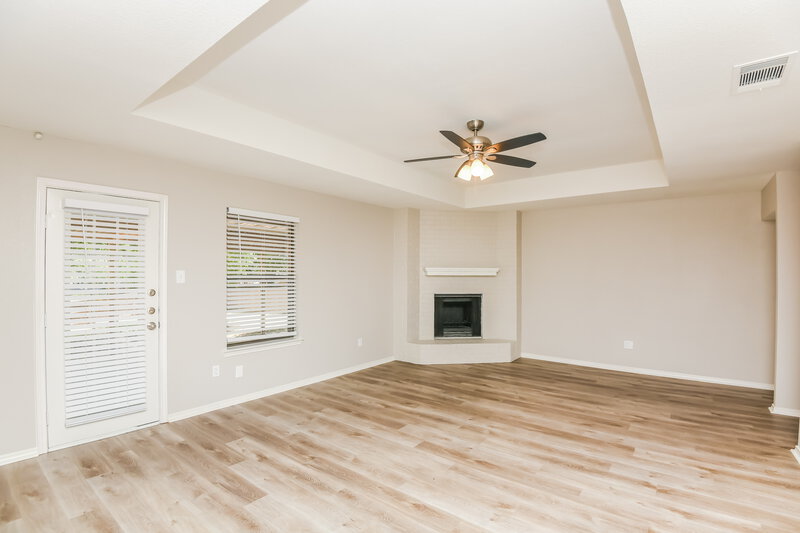 2,190/Mo, 824 Forest Ct Burleson, TX 76028 Living Room View 3