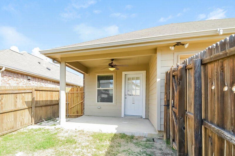 2,290/Mo, 9104 Stewart St Cross Roads, TX 76227 Rear View