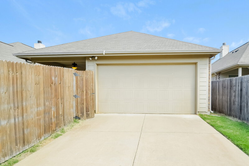 2,290/Mo, 9104 Stewart St Cross Roads, TX 76227 Rear View 2