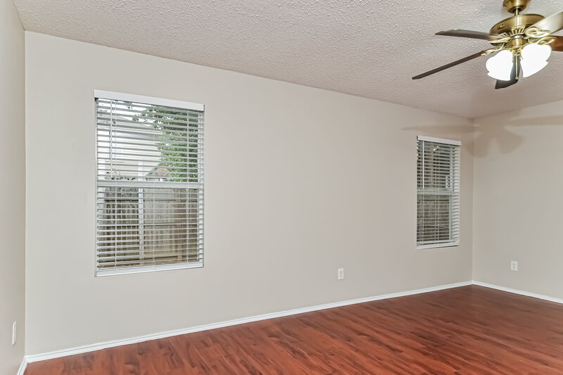 2,100/Mo, 8117 Montecito Dr Denton, TX 76210 Main Bedroom View