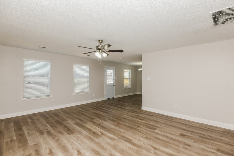 2,270/Mo, 4917 Waterford Dr Fort Worth, TX 76179 Living Room View 2