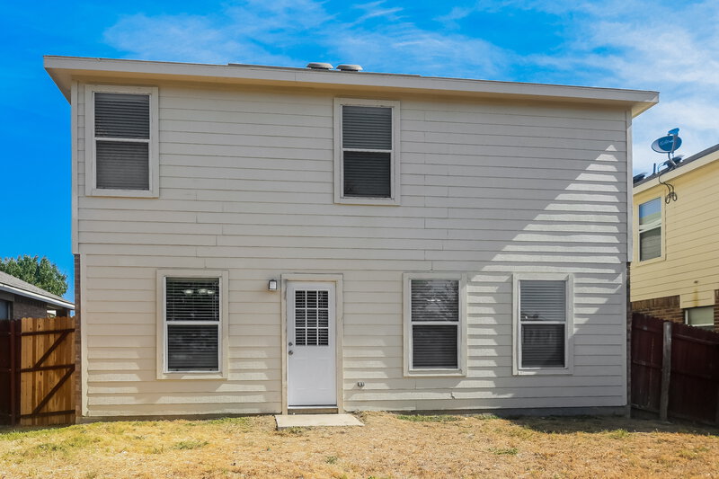2,270/Mo, 4917 Waterford Dr Fort Worth, TX 76179 Rear View