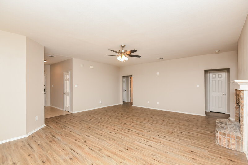 2,530/Mo, 1124 Brown Crest Rd Burleson, TX 76028 Living Room View