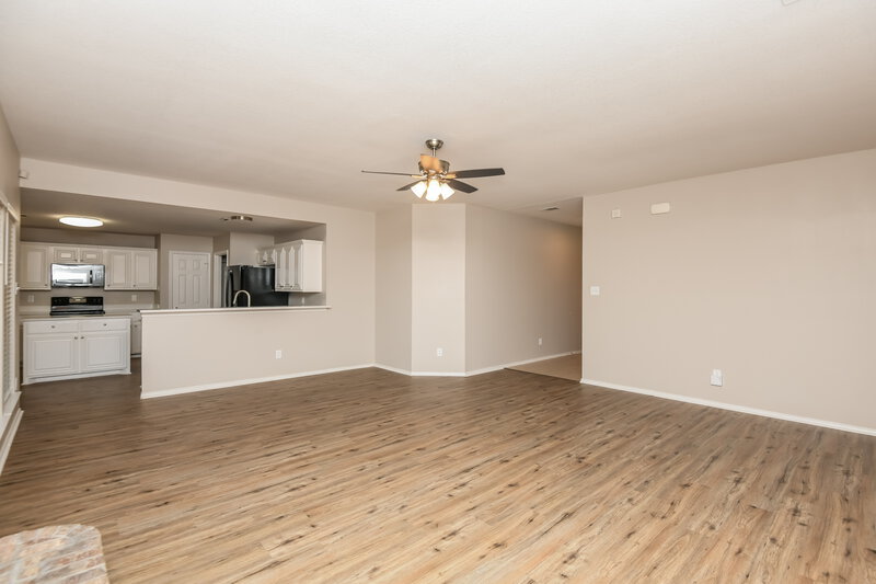 2,530/Mo, 1124 Brown Crest Rd Burleson, TX 76028 Living Room View 2