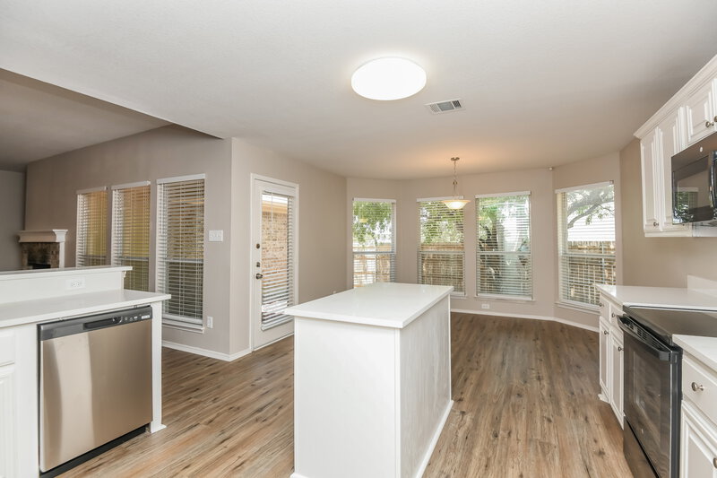 2,530/Mo, 1124 Brown Crest Rd Burleson, TX 76028 Kitchen View 3