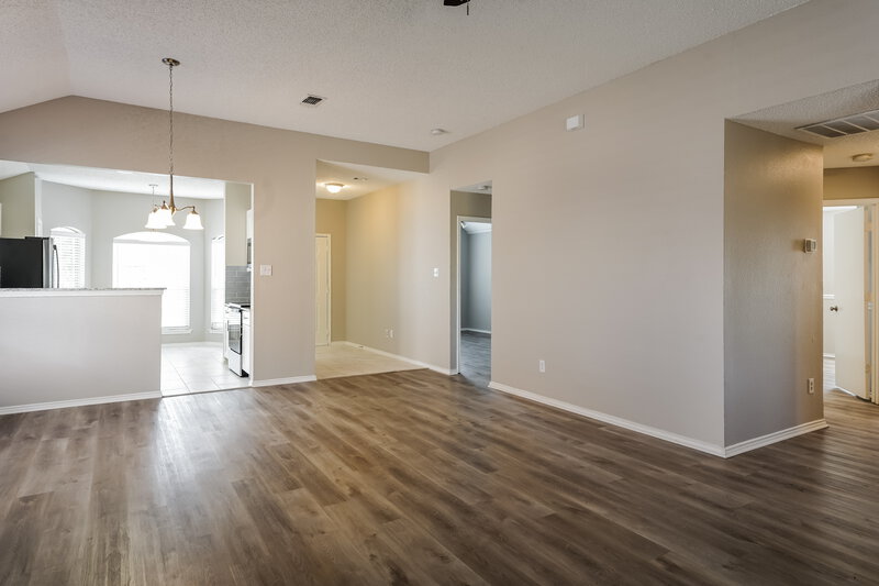 2,450/Mo, 2829 Hidden Springs Dr Mesquite, TX 75181 Living Room View
