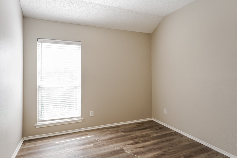 2,450/Mo, 2829 Hidden Springs Dr Mesquite, TX 75181 Bedroom View 2