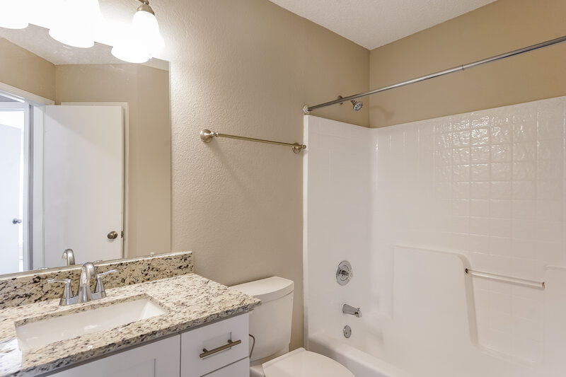 2,450/Mo, 2829 Hidden Springs Dr Mesquite, TX 75181 Bathroom View