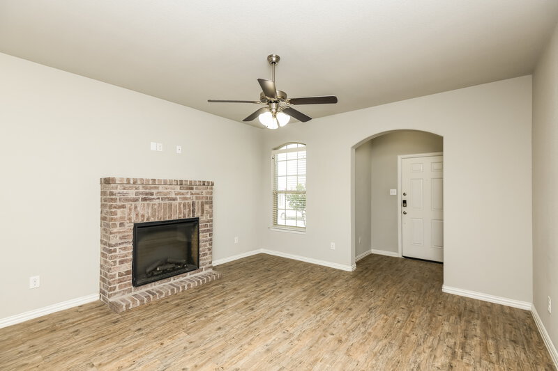 3,040/Mo, 1933 Belshire Ct Fort Worth, TX 76140 Living Room View