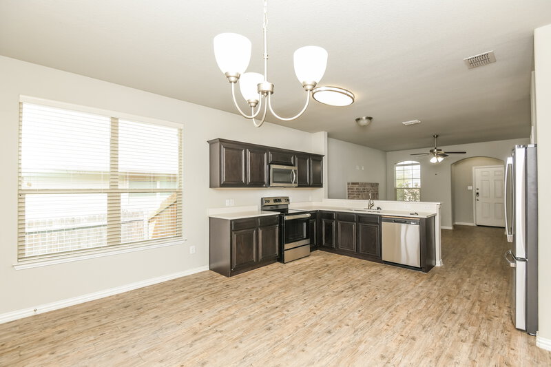 3,040/Mo, 1933 Belshire Ct Fort Worth, TX 76140 Dining Room View 2