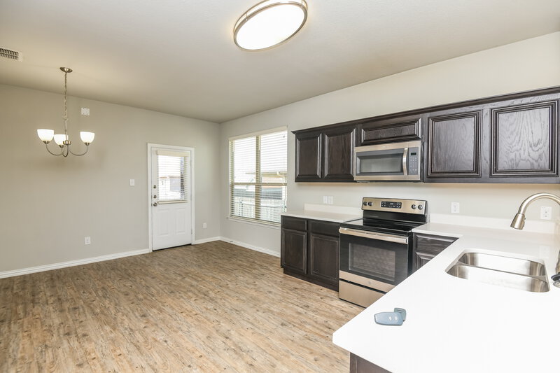 3,040/Mo, 1933 Belshire Ct Fort Worth, TX 76140 Kitchen View