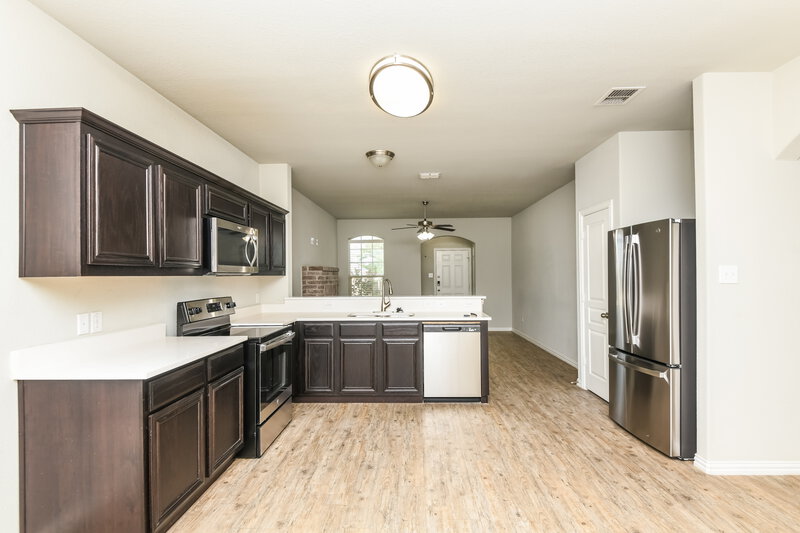 3,040/Mo, 1933 Belshire Ct Fort Worth, TX 76140 Kitchen View 2