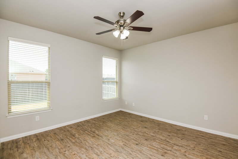 3,040/Mo, 1933 Belshire Ct Fort Worth, TX 76140 Main Bedroom View 2