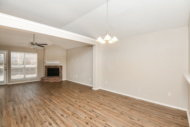 2,320/Mo, 5821 Clarion Trl Arlington, TX 76017 Dining Room View
