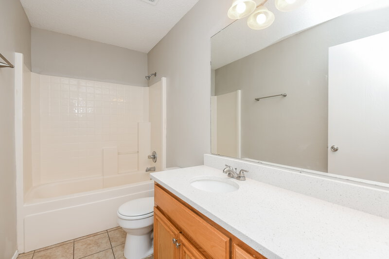 2,320/Mo, 5821 Clarion Trl Arlington, TX 76017 Bathroom View