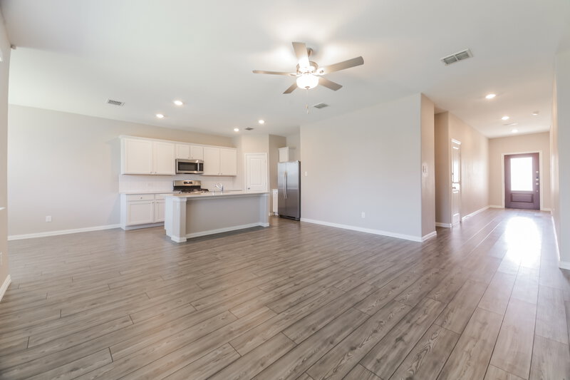 1,950/Mo, 1216 Sequoia Ln Princeton, TX 75407 Living Room View