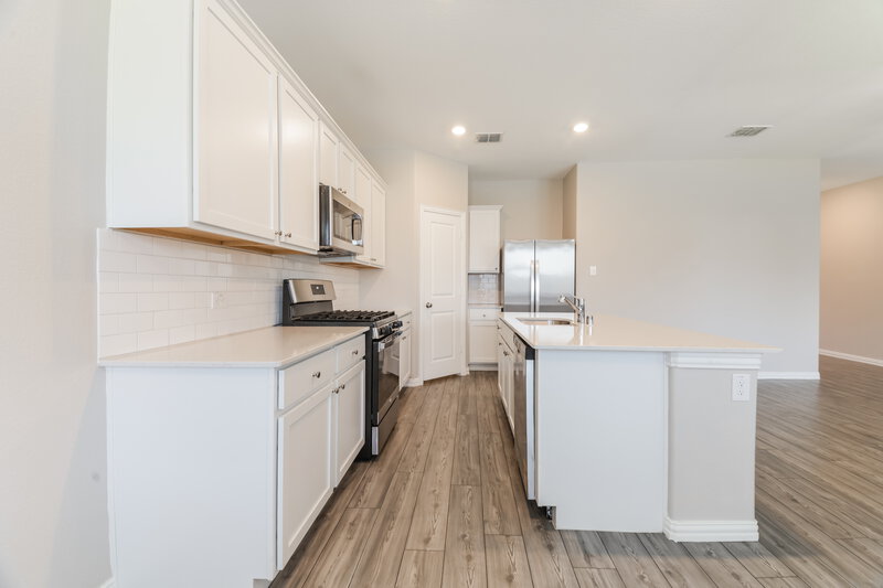 1,950/Mo, 1216 Sequoia Ln Princeton, TX 75407 Kitchen View