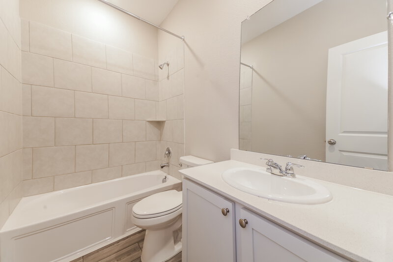 1,950/Mo, 1216 Sequoia Ln Princeton, TX 75407 Bathroom View