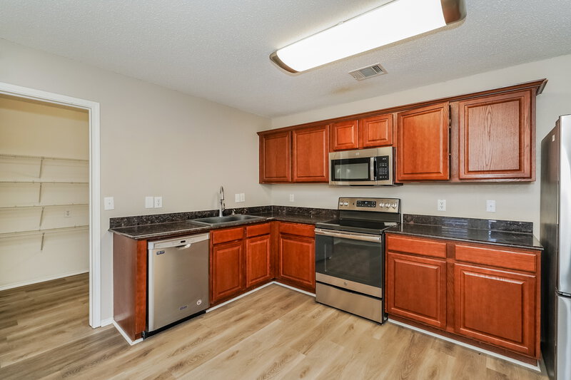 1,720/Mo, 1721 Santa Fe Trl Krum, TX 76249 Kitchen View 2