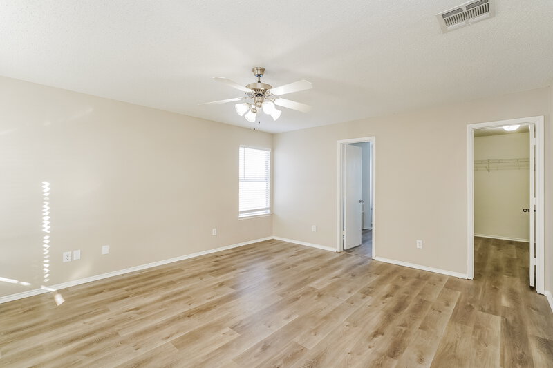 1,720/Mo, 1721 Santa Fe Trl Krum, TX 76249 Main Bedroom View 2