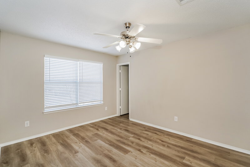 1,720/Mo, 1721 Santa Fe Trl Krum, TX 76249 Bedroom View 2