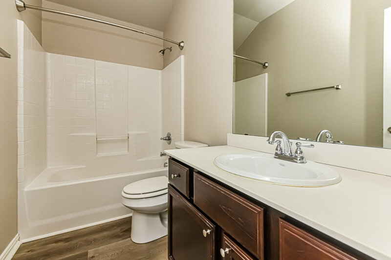 2,305/Mo, 2856 Pacifico Way Fort Worth, TX 76111 Bathroom View