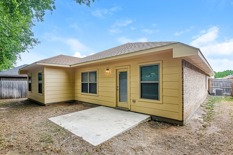 2,305/Mo, 2856 Pacifico Way Fort Worth, TX 76111 Rear View