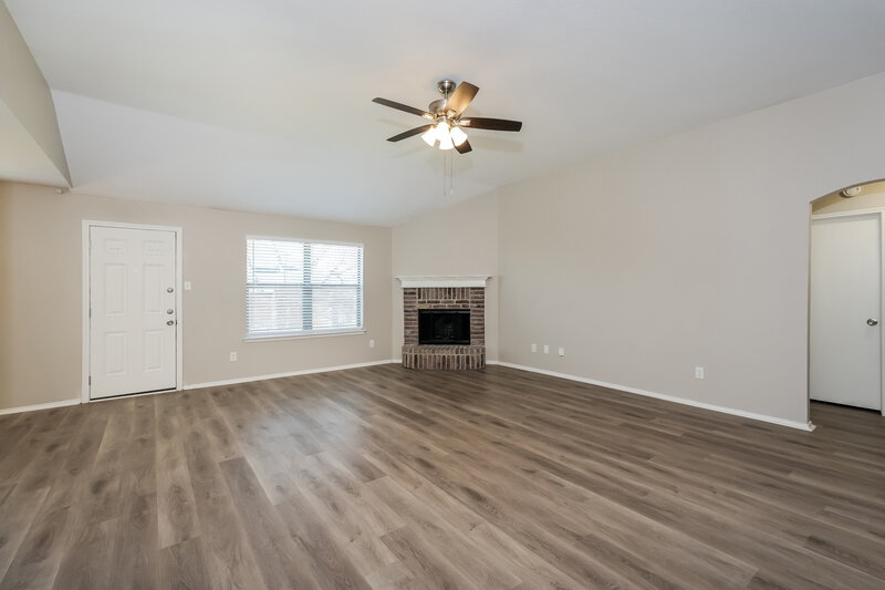 1,905/Mo, 1024 Brown Crest Rd Burleson, TX 76028 Living Room View