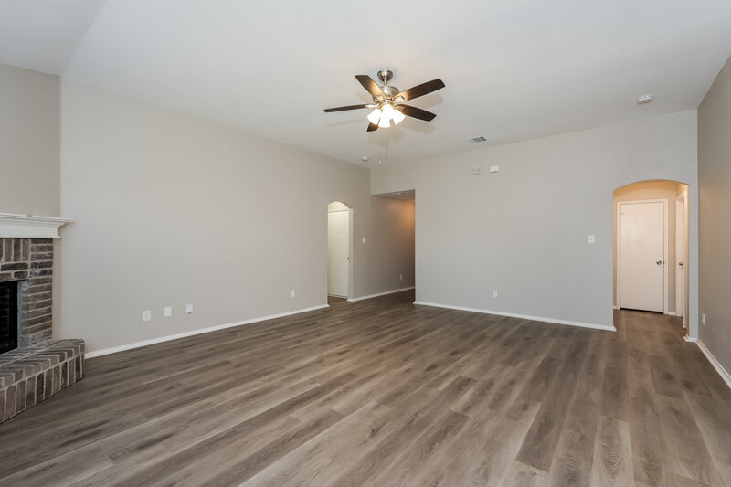 1,905/Mo, 1024 Brown Crest Rd Burleson, TX 76028 Living Room View 3