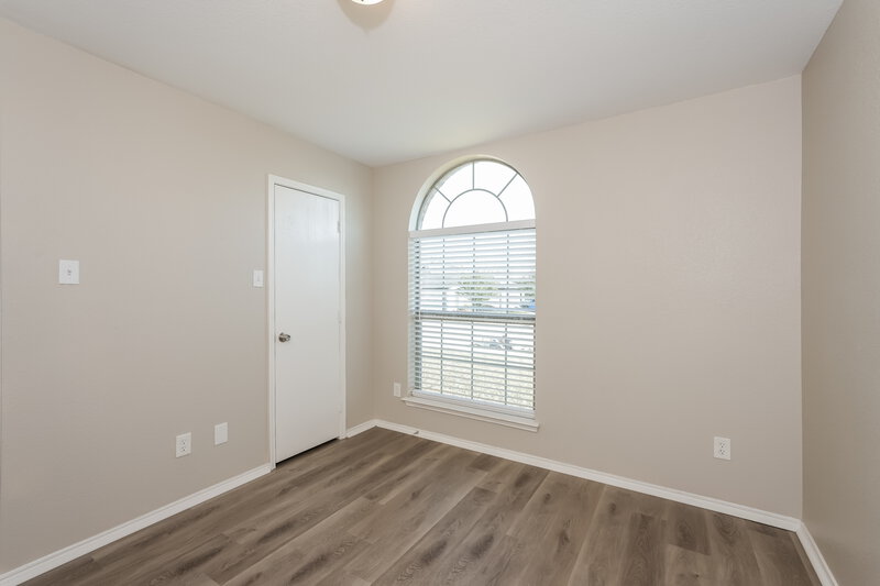 1,905/Mo, 1024 Brown Crest Rd Burleson, TX 76028 Bedroom View