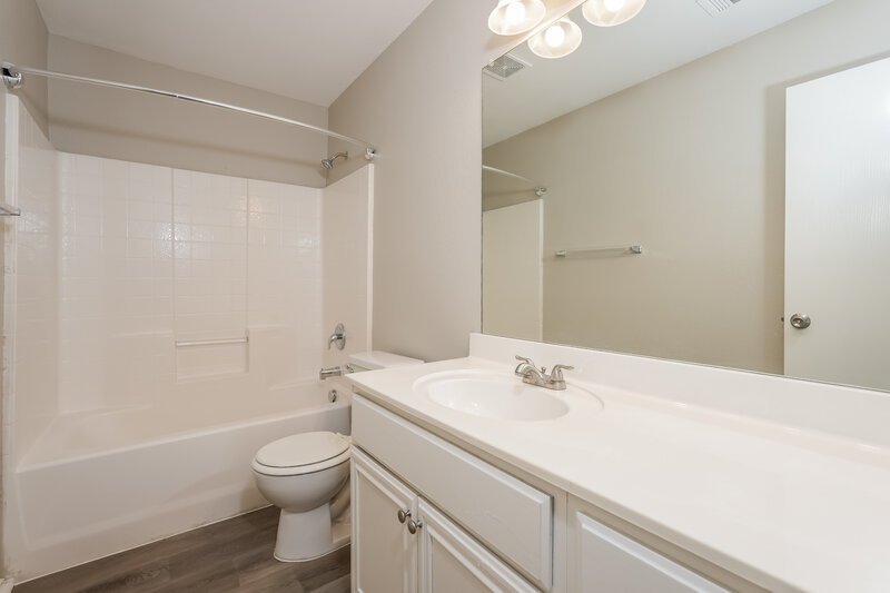 1,905/Mo, 1024 Brown Crest Rd Burleson, TX 76028 Bathroom View
