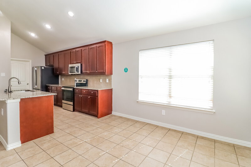 2,450/Mo, 7105 Mohegan Dr Fort Worth, TX 76179 Dining Room View 2