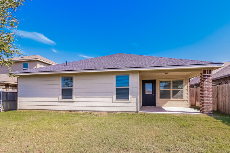 2,450/Mo, 7105 Mohegan Dr Fort Worth, TX 76179 Rear View