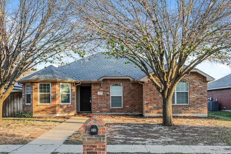 2,010/Mo, 213 Garden Valley Ln Red Oak, TX 75154 External View