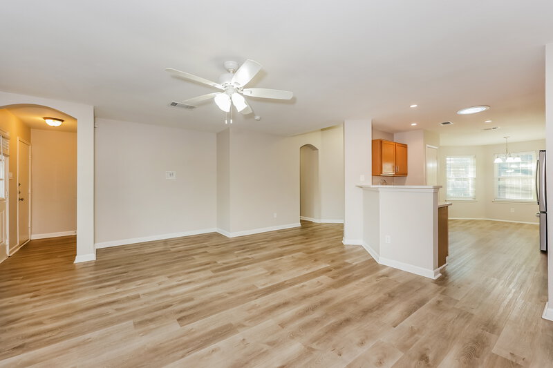 2,010/Mo, 213 Garden Valley Ln Red Oak, TX 75154 Living Room View 3