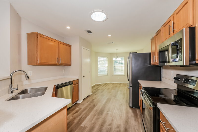 2,010/Mo, 213 Garden Valley Ln Red Oak, TX 75154 Kitchen View 2