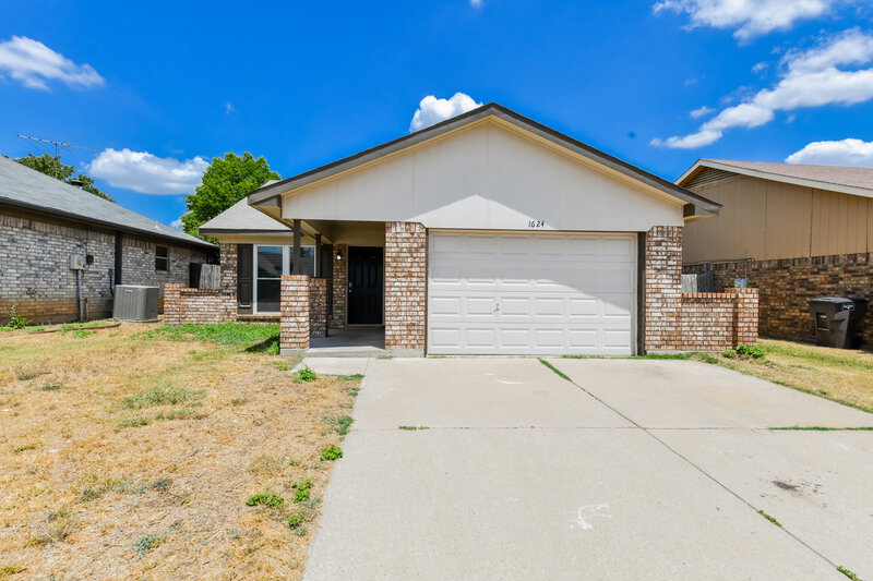 2,680/Mo, 1624 Lincolnshire Way Fort Worth, TX 76134 External View