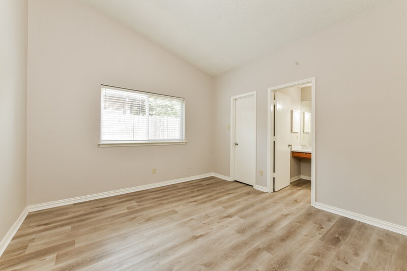2,680/Mo, 1624 Lincolnshire Way Fort Worth, TX 76134 Main Bedroom View