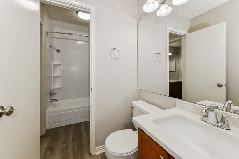 2,680/Mo, 1624 Lincolnshire Way Fort Worth, TX 76134 Bathroom View